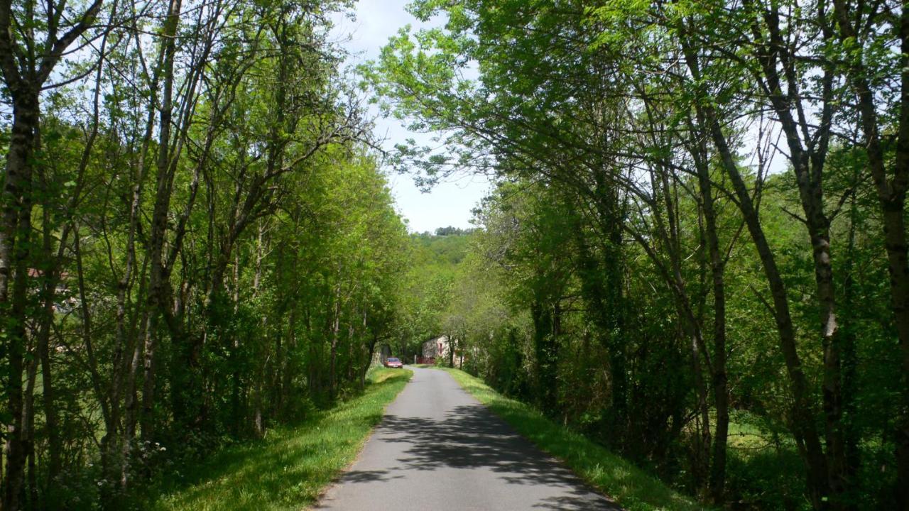 Gite Au Bord De La Riviere Gijou Saint-Pierre-de-Trivisy Экстерьер фото
