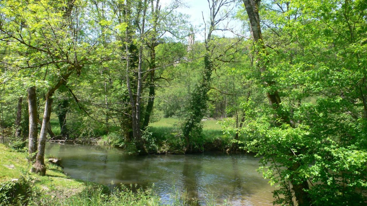 Gite Au Bord De La Riviere Gijou Saint-Pierre-de-Trivisy Экстерьер фото