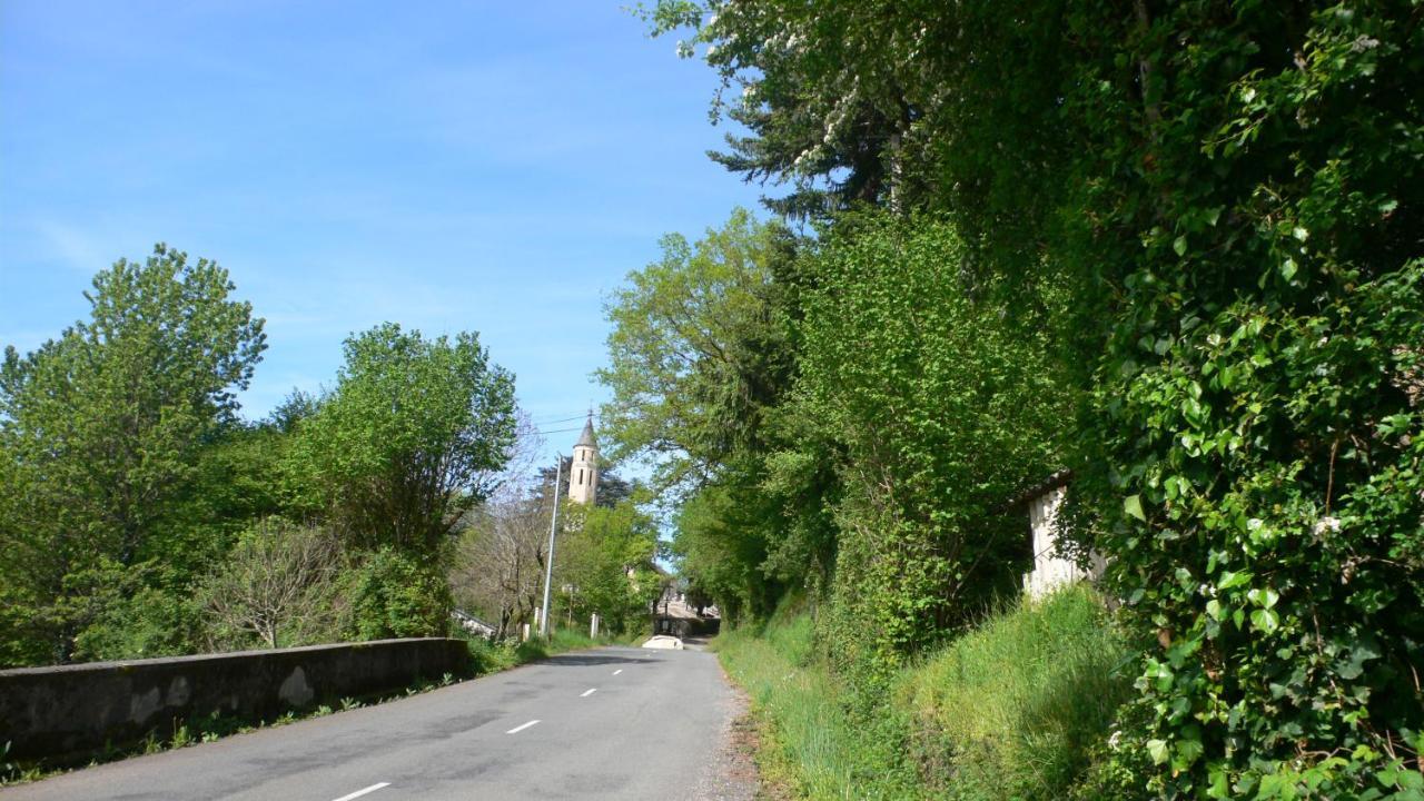 Gite Au Bord De La Riviere Gijou Saint-Pierre-de-Trivisy Экстерьер фото